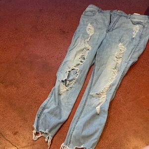 Hollister high rise light wash ripped skinny jeans size 15